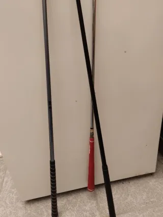 3 palos de golf 2 S y un 65 grados