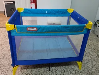 Parque infantil con colchón