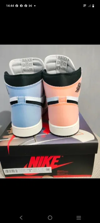 Jordan 1 Retro Skyline