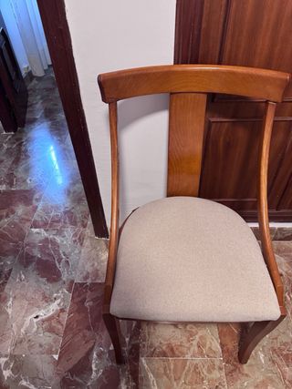 Mesa redonda y 4 sillas