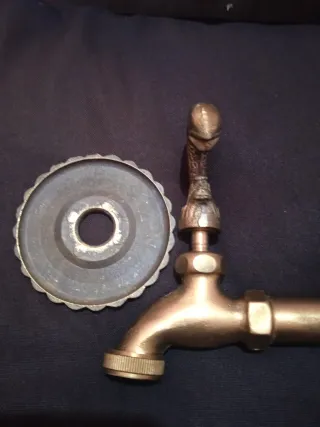 Grifo de jardín, pez bronce, nuevo sin uso