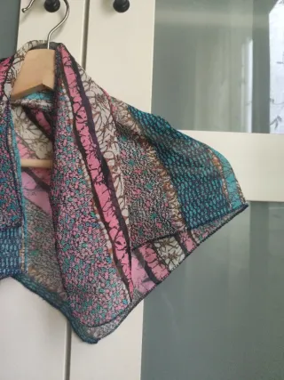 Pañuelo cuadrado multicolor