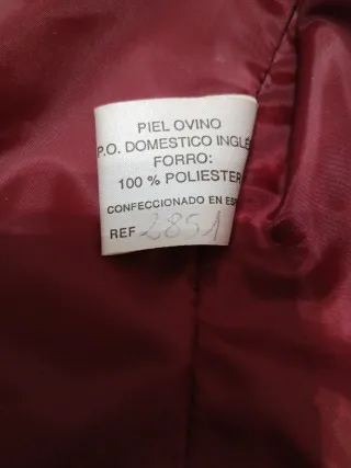 Chaqueta cuero roja tachuelas Talla 44