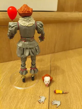 Action Figure IT Pennywise con Palloncino