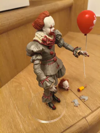 Action Figure IT Pennywise con Palloncino