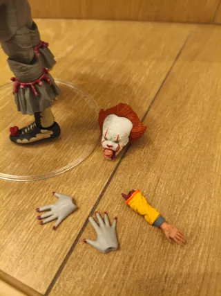 Action Figure IT Pennywise con Palloncino