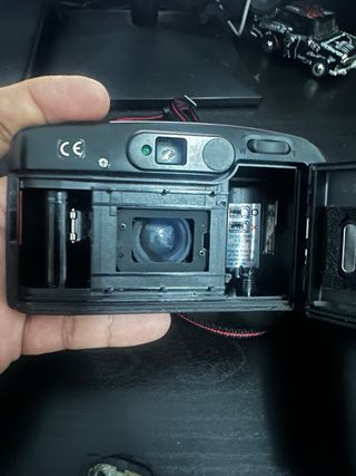 Yashica Zoomate 70 Cámara Analógica Negra