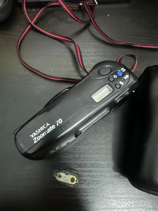Yashica Zoomate 70 Cámara Analógica Negra
