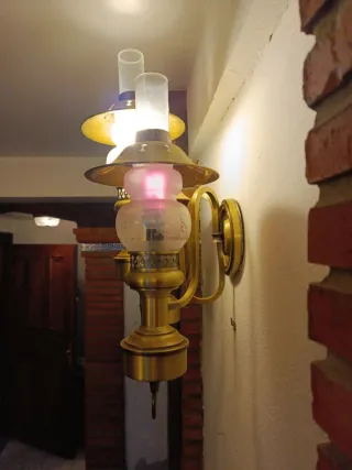 Lámpara de pared vintage dorada y rosa