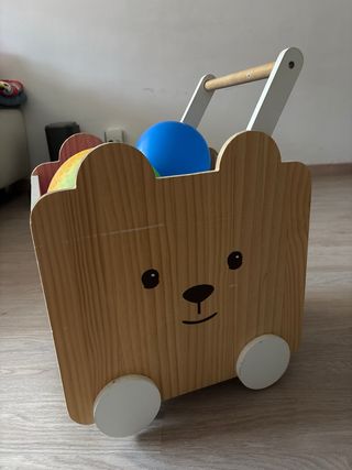 Carro de madera para juguetes