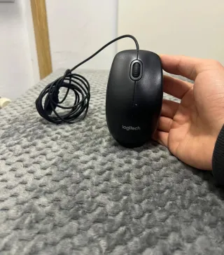 Ratón Logitech Negro con Cable
