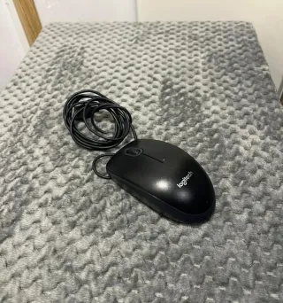 Ratón Logitech Negro con Cable