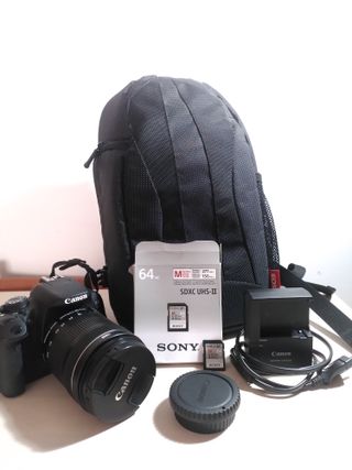 Cámara Canon EOS 700D + Accesorios
