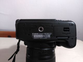 Cámara Canon EOS 700D + Accesorios