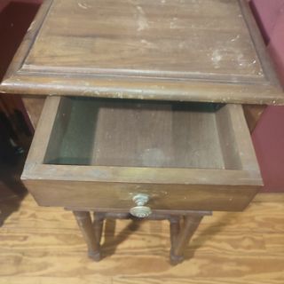 Antigua mesita auxiliar de madera mesa