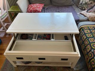 Mesa centro elevable.