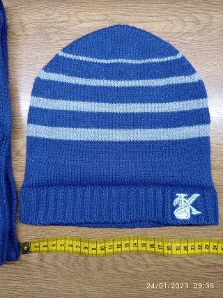 Set di accessori per bambini: cappelli, sciarpe e cinture