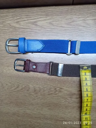 Set di accessori per bambini: cappelli, sciarpe e cinture