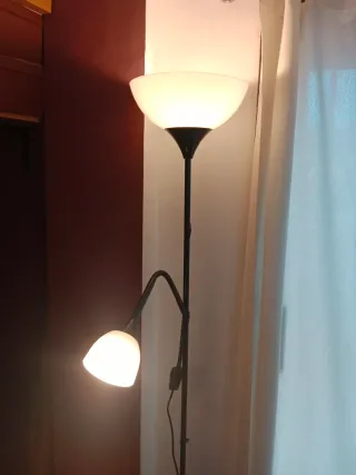 Lámpara de pie moderna