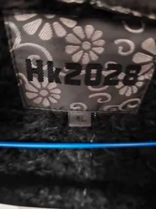 Abrigo negro tacto ante XL bordado