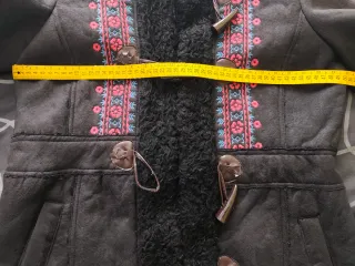 Abrigo negro tacto ante XL bordado