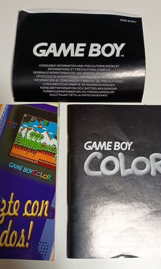 Caja Game Boy Color + Manuales Nintendo