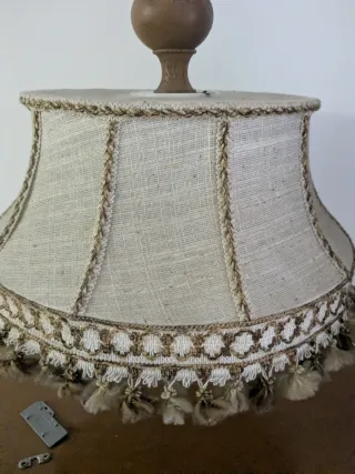 Lampadario in tessuto e legno