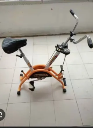 Bicicleta estática antigua
