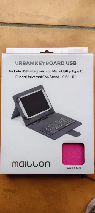 2 Fundas tablet rosa con teclado casi sin uso.