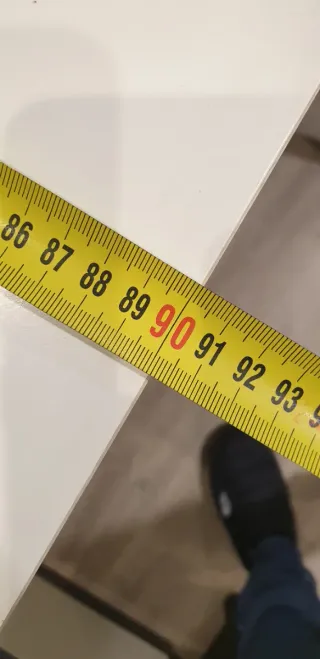 Sillas y mesa de comedor