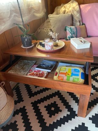 Mesa de centro elevable de madera