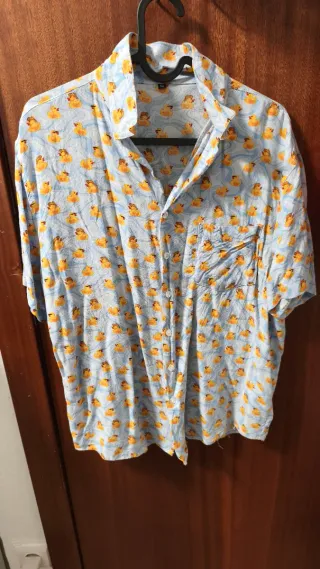 Camisa de manga corta con patos
