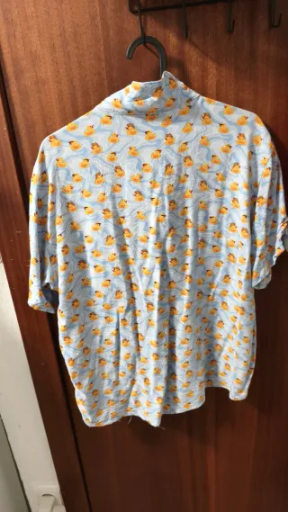 Camisa de manga corta con patos