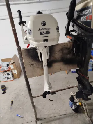 Motores fueraborda Johnson y Yamaha