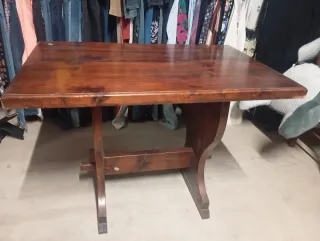 Tavolo in legno massello