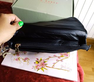 Bolso negro y dorado elegante nuevo 30x20x8