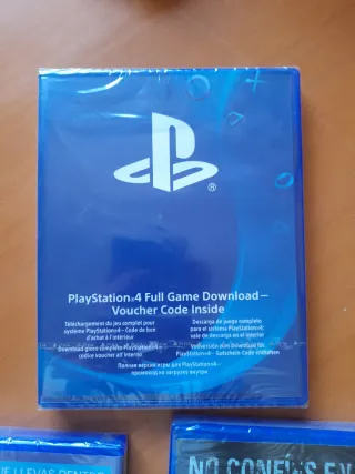 2 Juegos PS4: Intenciones Ocultas y Singstar Celeb