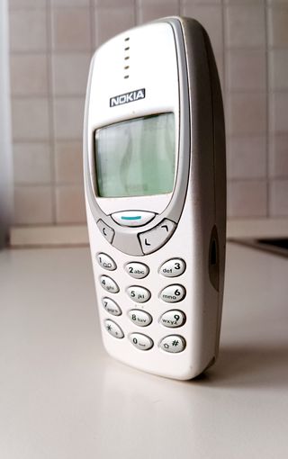 Nokia 3330 + Batteria+Caricabatterie Funzioanante