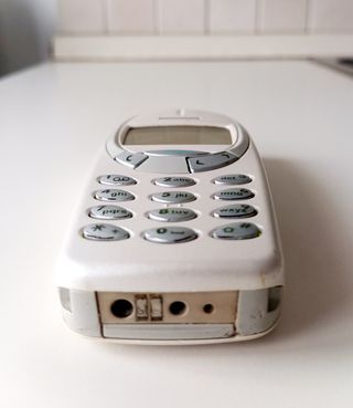 Nokia 3330 + Batteria+Caricabatterie Funzioanante