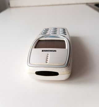 Nokia 3330 + Batteria+Caricabatterie Funzioanante