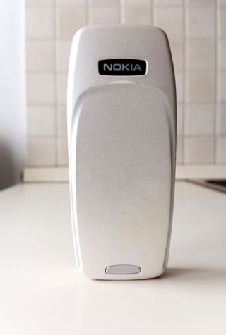 Nokia 3330 + Batteria+Caricabatterie Funzioanante