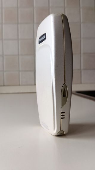 Nokia 3330 + Batteria+Caricabatterie Funzioanante