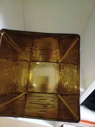 Caja metálica decorada