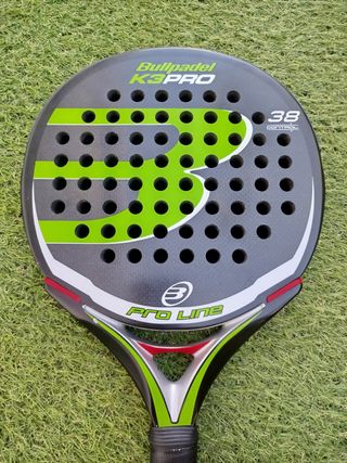Pala Padel Bullpadel K3 PRO con funda