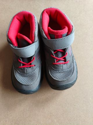 Botas montaña niña Quechua T.26