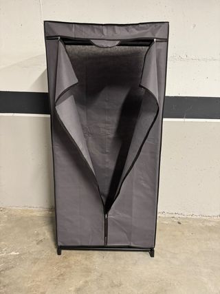 Armario ropero de tela gris. Lo tengo en Vigo