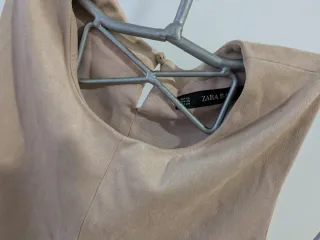 Top sin mangas Zara beige Talla XS