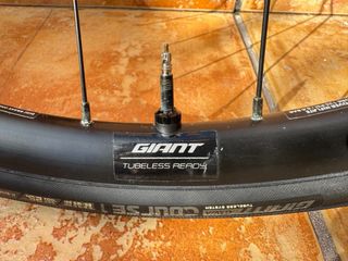 Rueda delantera Giant PR2 700c – Carretera, eje QR