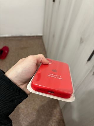 Funda iPhone 17 Silicona Roja