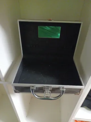 Maletín maquillaje negro y plateado